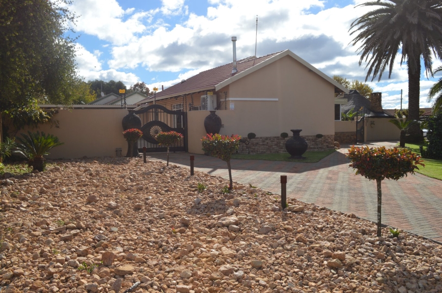 3 Bedroom Property for Sale in Meiringspark North West